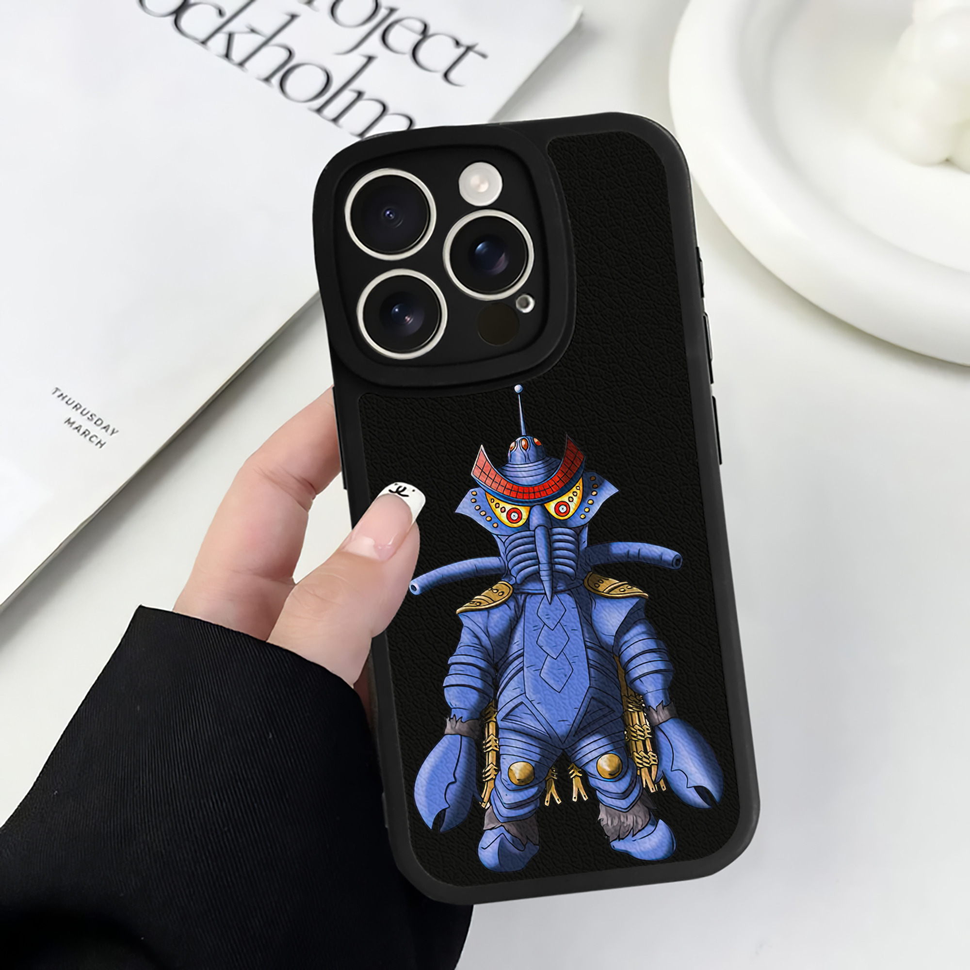 （画像用） ウルトラマン Ultraman 【iPhone 16シリーズ対応】シリコンスマホケース（レザー調） 材質：シリコン